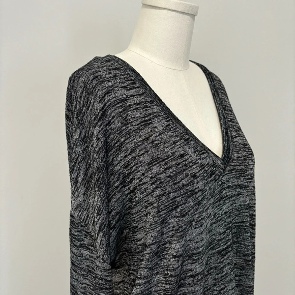 Aritzia Wilfred Free Devinette Long Sleeve V-Neck Top Heathered Gray Black - Picture 7 of 15